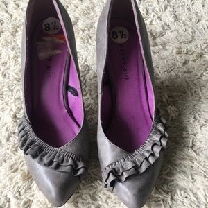 Gray madden girl low heel pumps size 8.5